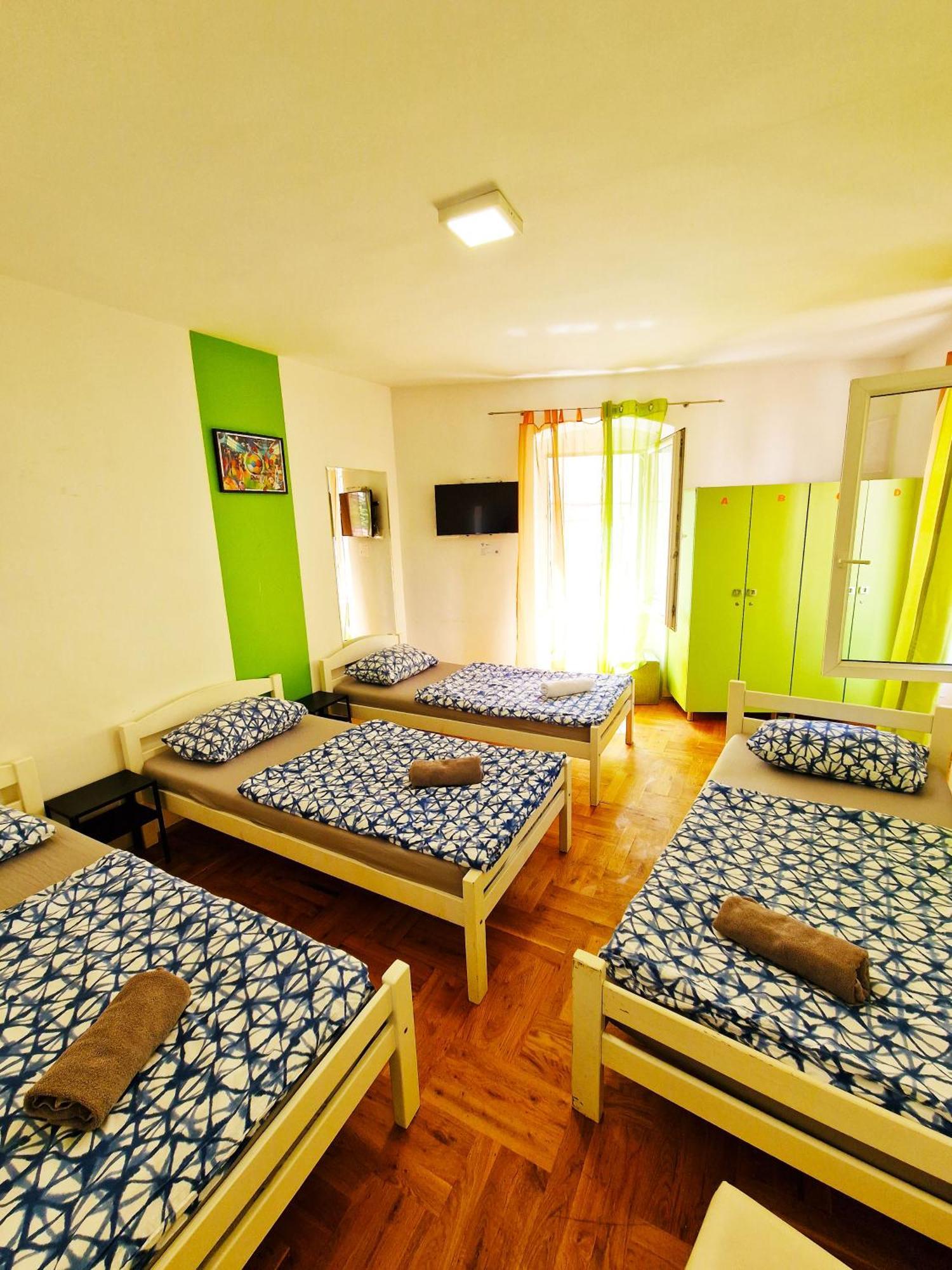 Croparadise Hostel Split Buitenkant foto