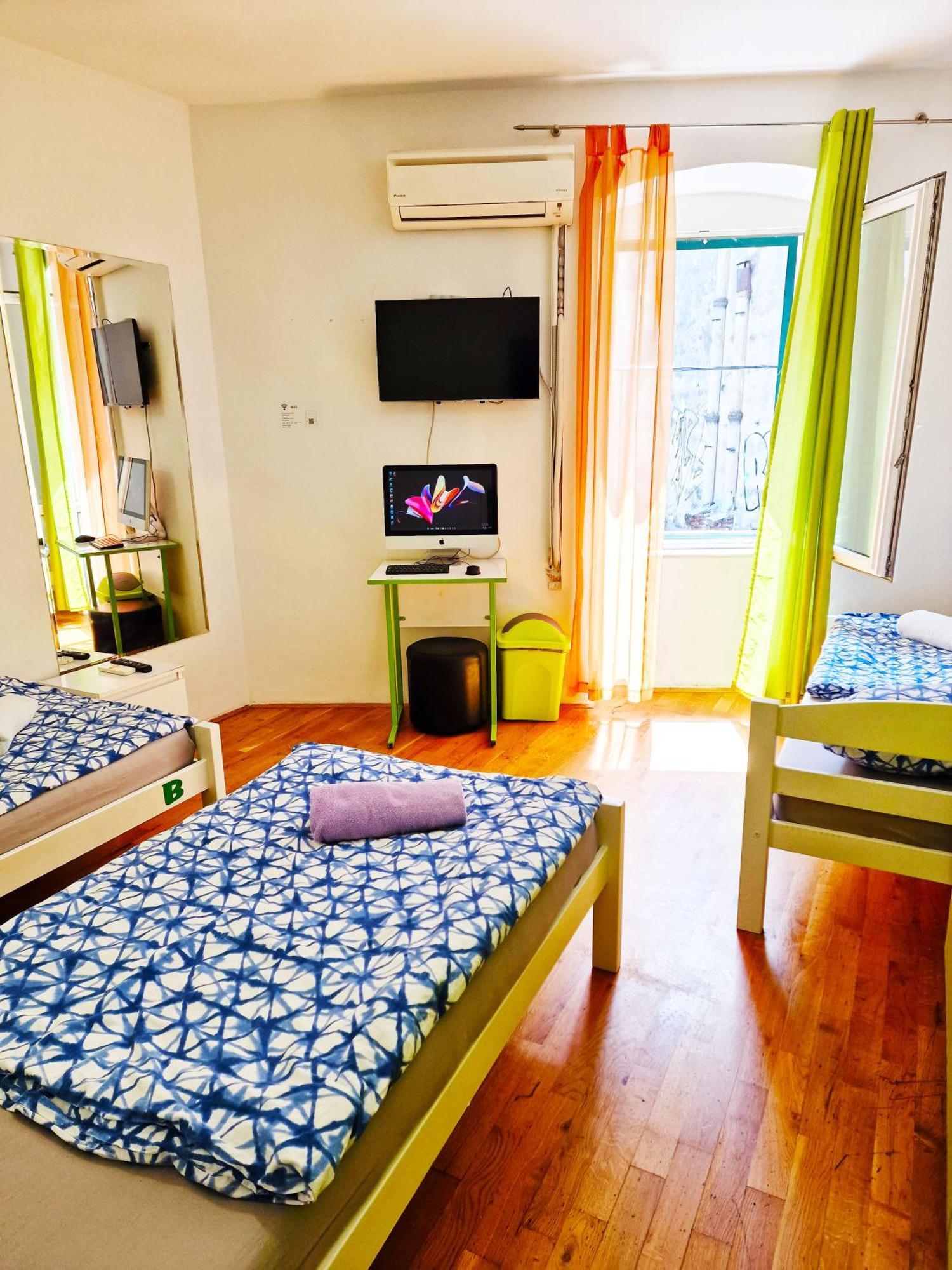 Croparadise Hostel Split Buitenkant foto