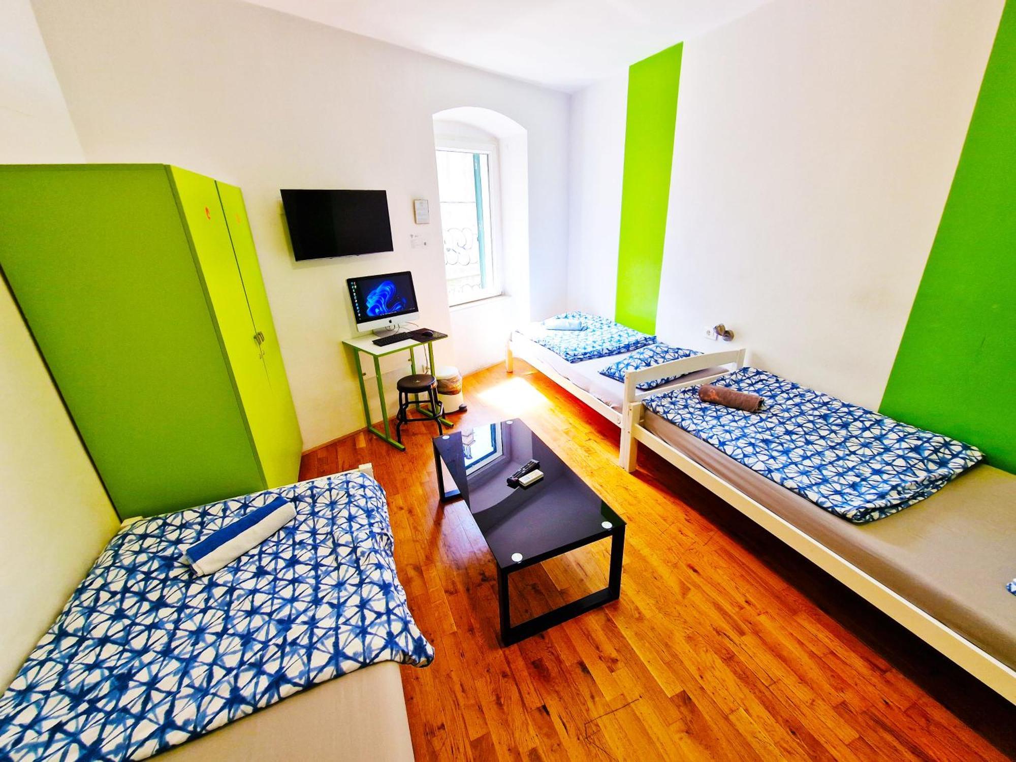 Croparadise Hostel Split Buitenkant foto