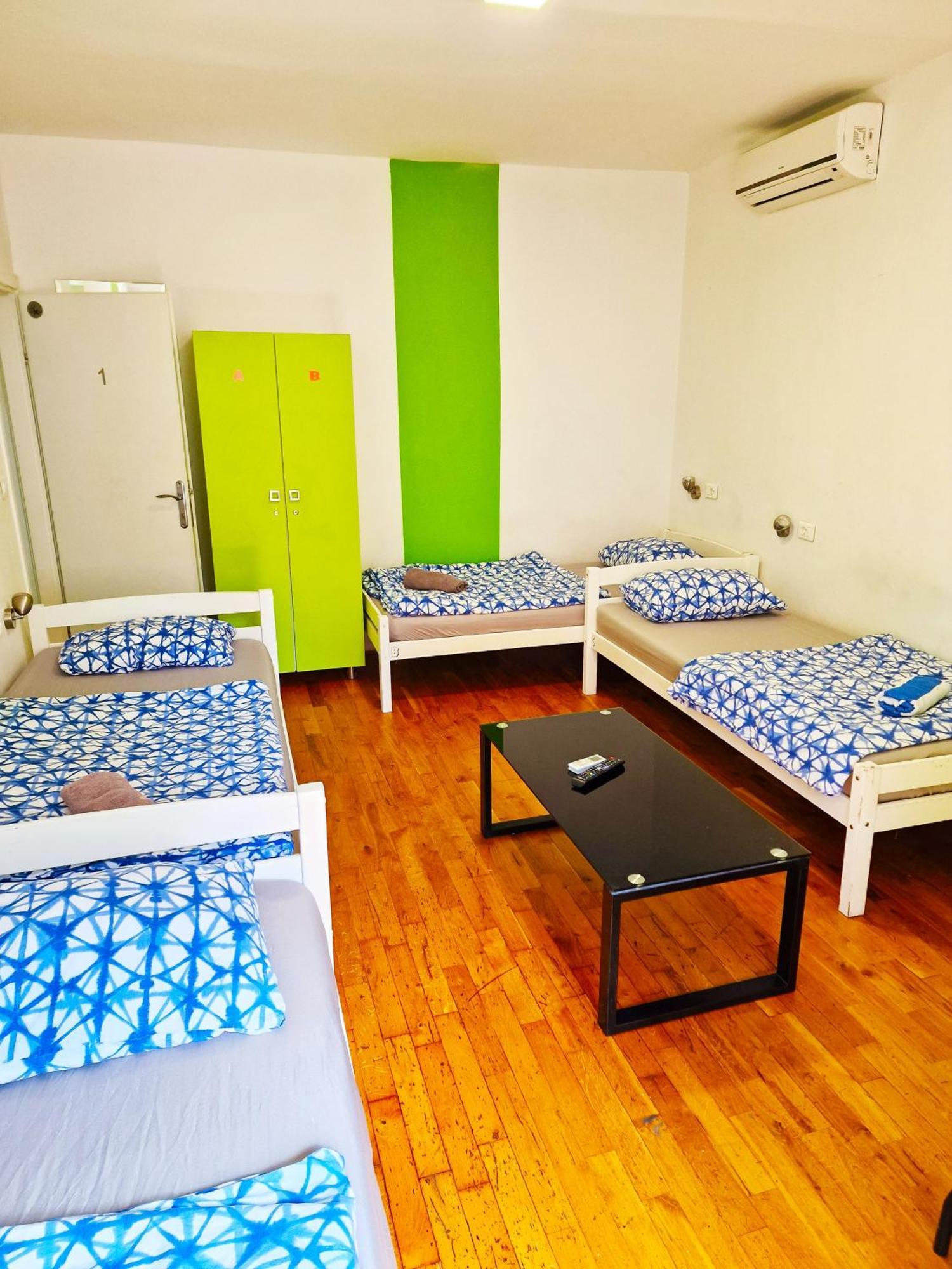Croparadise Hostel Split Buitenkant foto