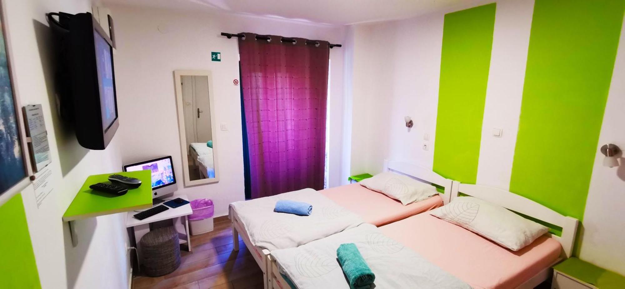 Croparadise Hostel Split Buitenkant foto